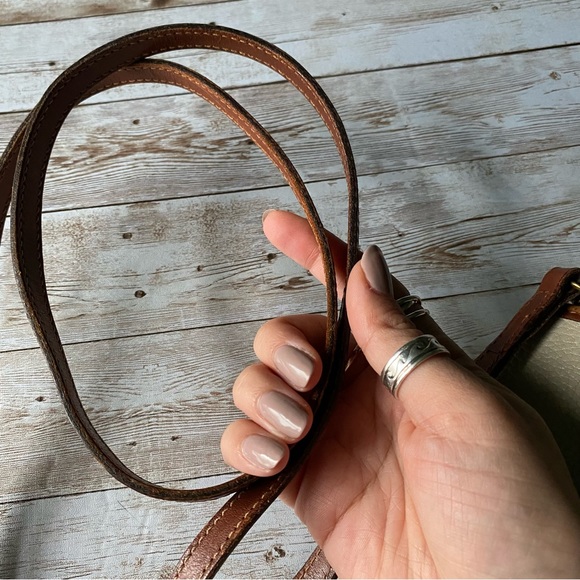 Authentic Vintage 1980s White Leather Crossbody Bag - Picture 6 of 14